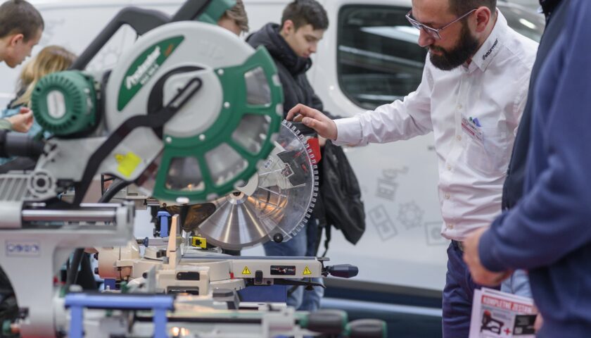 wypożyczanie maszyn